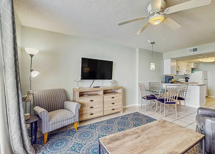 Bright W Lagoon View & Shared Pools Hot Tub Tennis & Access Holiday home *