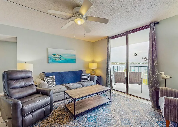 Bright W Lagoon View & Shared Pools Hot Tub Tennis & Access Holiday home *
