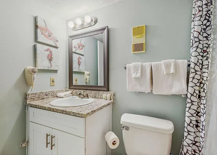 Bright W Lagoon View & Shared Pools Hot Tub Tennis & Access *