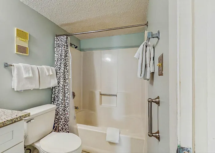 Holiday home Bright W Lagoon View & Shared Pools Hot Tub Tennis & Access Gulf Shores