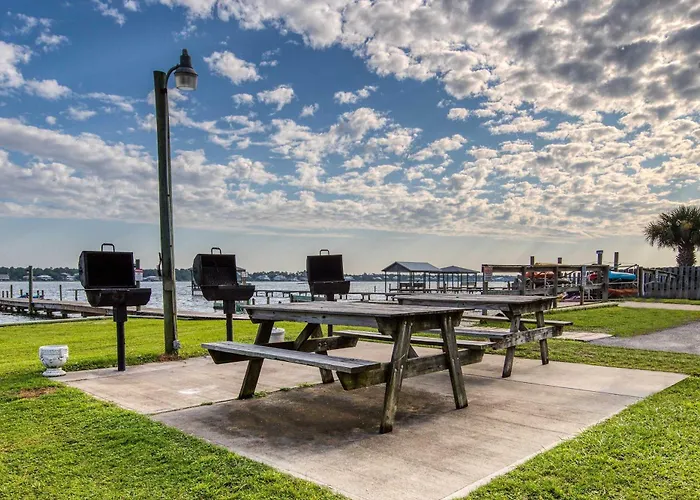 Bright W Lagoon View & Shared Pools Hot Tub Tennis & Access * Gulf Shores